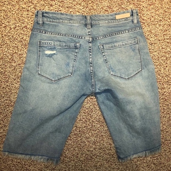 Blank NYC Bermuda Light Wash Shorts - Picture 3 of 3